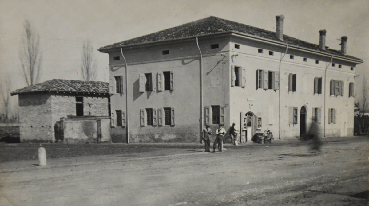 Ancestral home, Renazzo, Italy, c1900